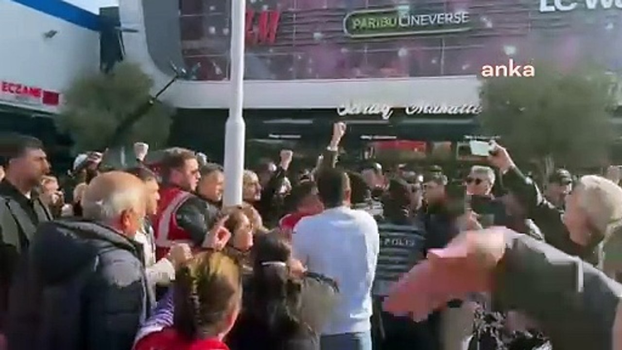 Esenyurt'ta CHP'lilerin kayyım protestosuna polis müdahalesi