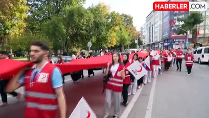 Türk Kızılay'dan Samsun'da Bayrak Yürüyüşü