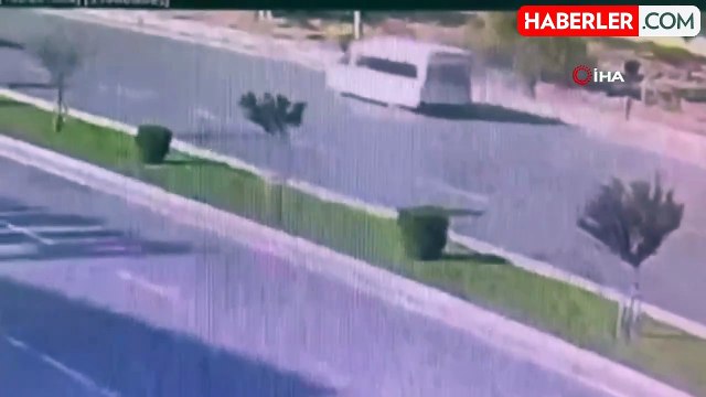 Dolmuş Şoförü, Yoldan İndirdiği Yolcuları Ezdi