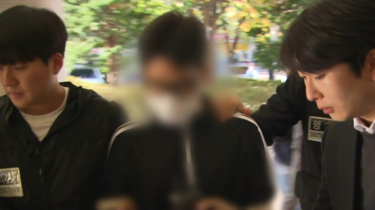 "가정폭력 시달리다 아버지 살해" 30대 아들 구속영장 발부 / YTN