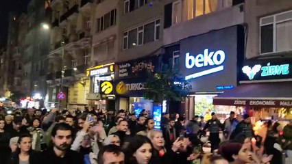 İstanbul'da yurttaşlar katledilen 6 yaşındaki Şirin için bir araya geldi