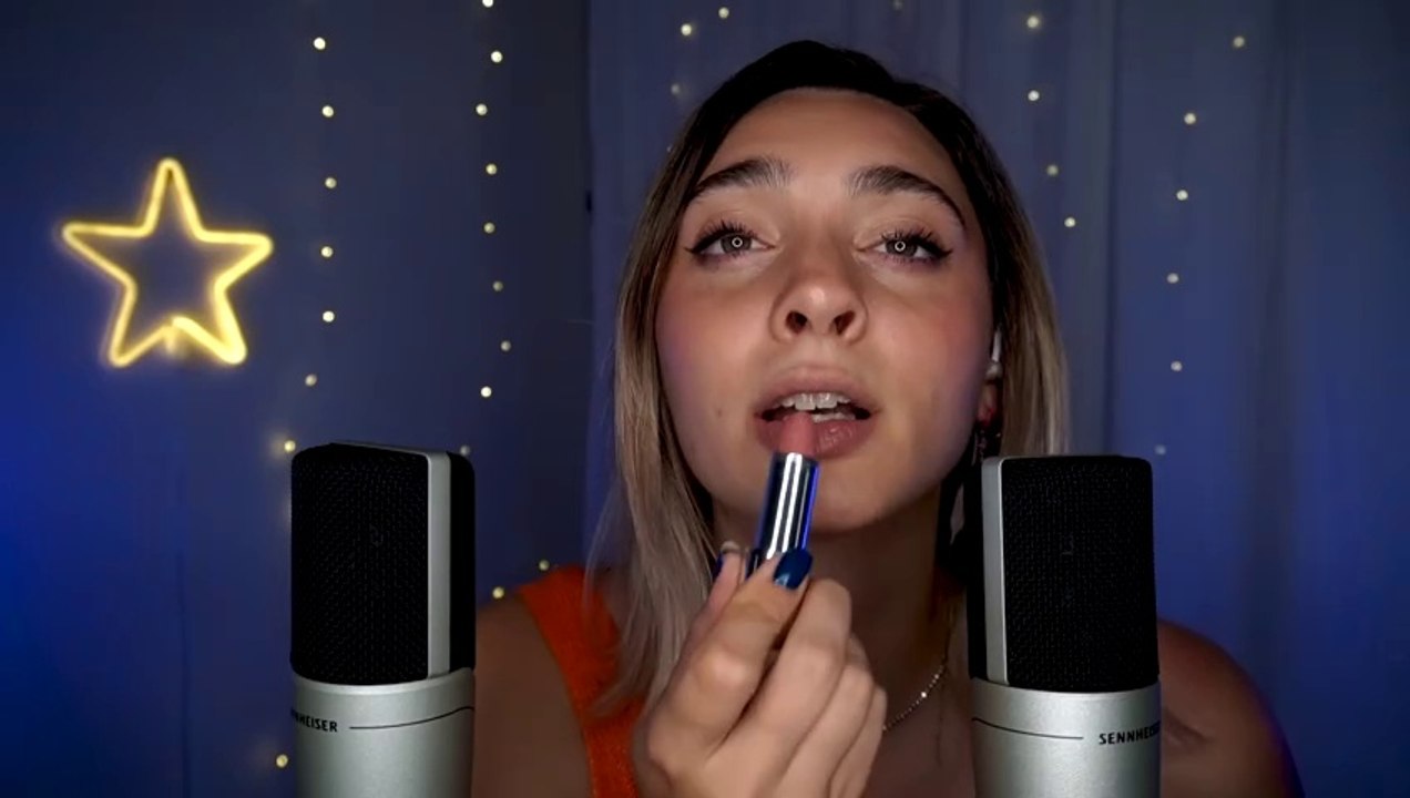 ️ASMR KISSES & Mouth Sounds ️ Relaxing 99,9% | Hand movements And ...