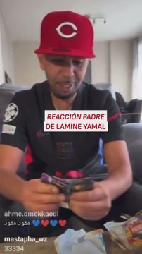 La reacción del padre de Lamine Yamal cuando le toca el cromo de su hijo