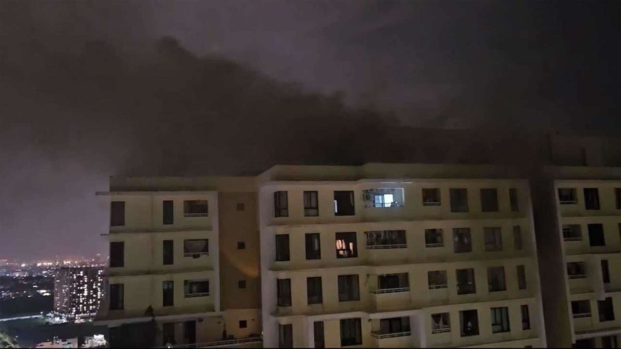 TPHCM: Cháy chung cư, sơ tán nhiều người dân