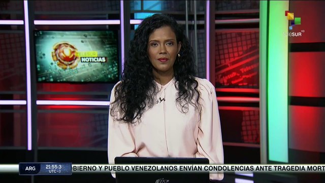 Ciudadanos rinden homenaje a los muertos en el día de los fieles difuntos