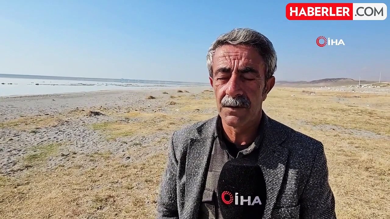 Arin Gölü'nde Flamingolar Göç Etti, Yerini Ördekler Aldı