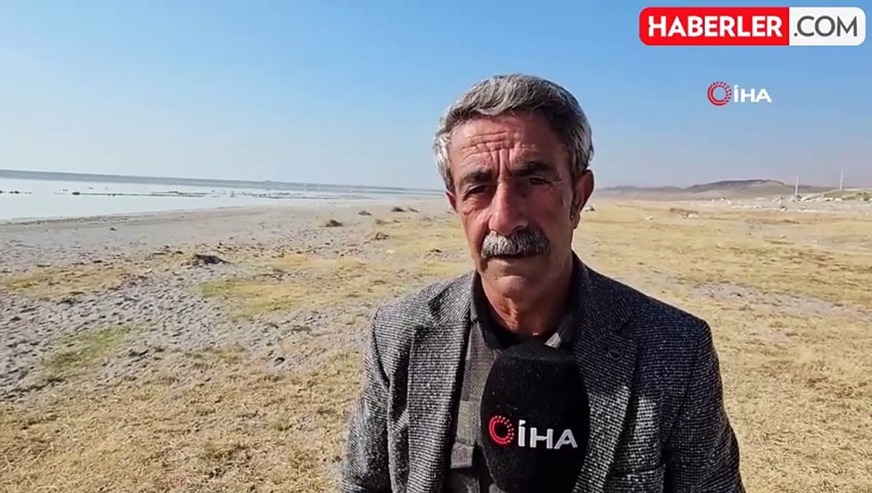 Arin Gölü'nde Flamingolar Göç Etti, Yerini Ördekler Aldı