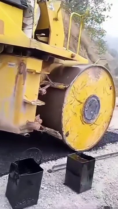 Heavy Machines working road roller