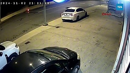 İstanbul Arnavutköy'de motosikletler kafa kafaya çarpıştı: 1 ölü, 2 yaralı; kaza anı kamerada