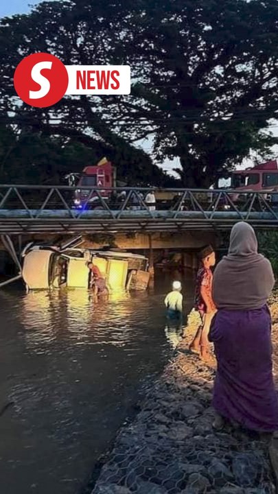Man delivering fish dies after truck plunges into Tawau river