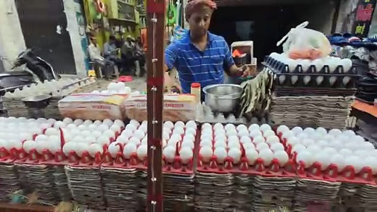 Patna s Most amazing Eggs Poach Making in Just 30  _ Street Food India