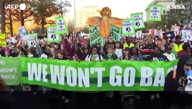 Usa 2024, migliaia di manifestanti pro-choice sfilano a Washington contro Trump
