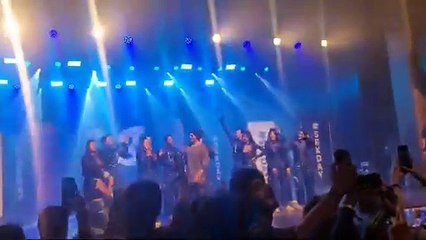 شاروخان يشارك معجبيه الاحتفال بعيد ميلاده التاسع والخمسين