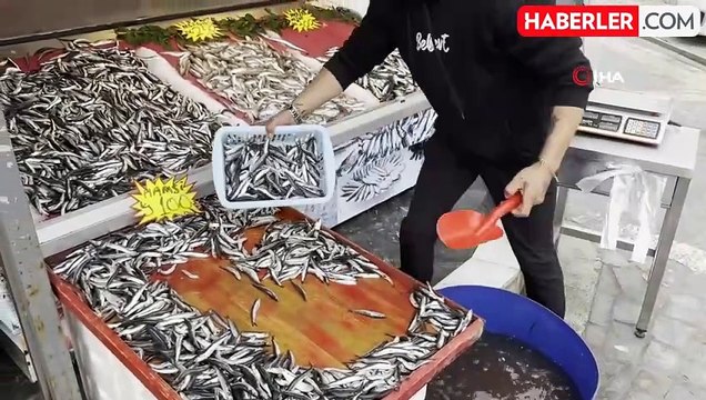 Hamsi Kilosu 100 Lira ile Tezgaha Düştü