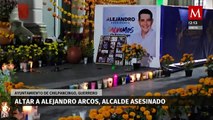 Ofrenda en Chilpancingo en memoria de Alejandro Arcos Catalán, alcalde asesinado