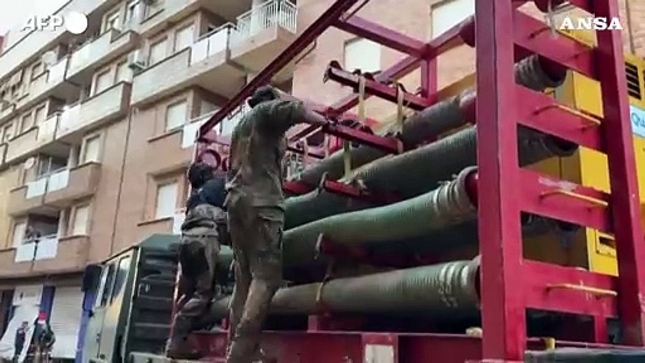 Valencia, le unita' di emergenza cercano i dispersi mentre sale a 214 il numero delle vittime