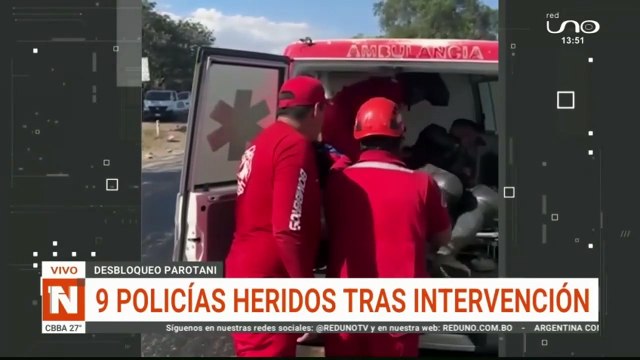 9 policias emboscados