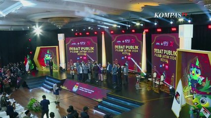 Momen Cagub-Cawagub Jatim Foto Bersama Usai Debat Kedua