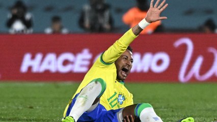 Neymar crashes press conference to celebrate Santos promotion