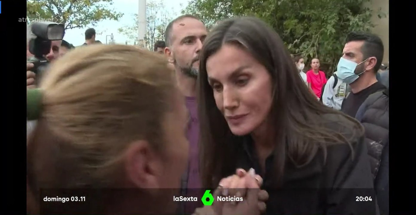 Versión Extendida. Disturbios en la visita de los Reyes ❤ Paiporta (Valencia) - Visita De Los Reyes 03/11/2024. Explota la indignación acumulada en Paiporta por la visita de Los Reyes Sánchez y Mazón.