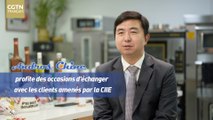 Andros Chine profite des occasions d'échanger avec les clients amenés par la CIIE