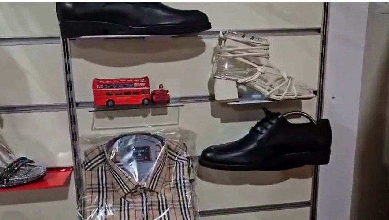 4 Renk Seçenekli Pleksi Ayakkabılık - Şeffaf, Beyaz, Siyah ve Kırmızı | Uygun Fiyat & Aynı Gün Kargo