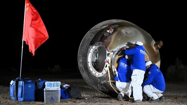 Khoảnh khắc 3 phi hành gia trở về Trái Đất an toàn từ tàu Thần Châu-18 sau 192 ngày trên vũ trụ