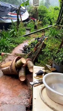 Handmade bamboo bowls, processed from bamboo roots into bamboo bowls. Process demonstration.
