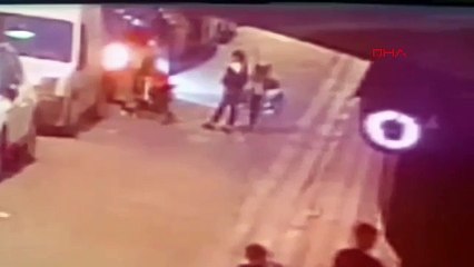 İstanbul - Sultangazi'de otomobil 7 yaşındaki çocuğa çarptı