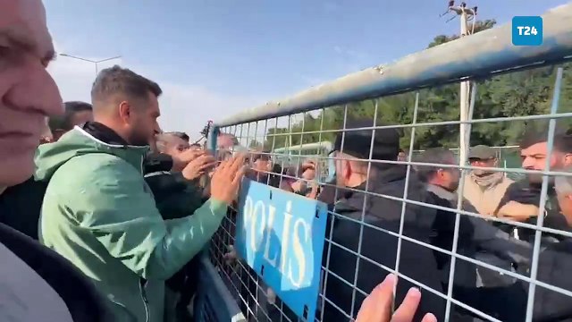 Kayyım kararı sonrası Mardin Büyükşehir Belediyesi önünde gerginlik