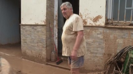 Inondations en Espagne : à Paiporta, la boue, la douleur et le chaos