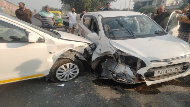 जयपुर में सड़क हादसा: दो कारों में ऐसी हुई भिड़ंत कि लहूलुहान हो गया एक शख्स , देखें वीडियो
