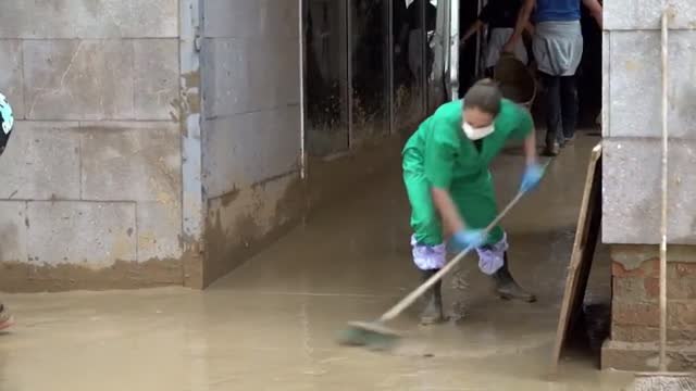 Las autoridades sanitarias alertan sobre el riesgo de infecciones tras la DANA