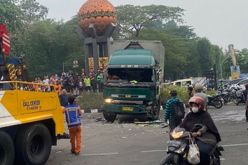 Sebelum Tabrak Lari di Tangerang, Sopir Truk Sudah Ugal-ugalan Sejak di Bekasi, Netizen Polisi Ngapain Aja