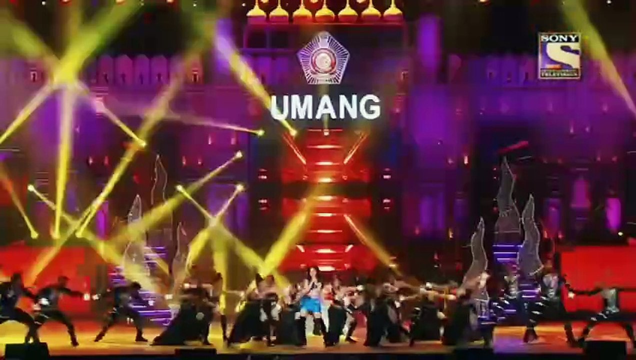 "TULSI KUMAR" SINGER_LIVE PERFORMANCE_BLOCKBUSTER SONG_SINGING & DANCE_FULL HD VIDEO