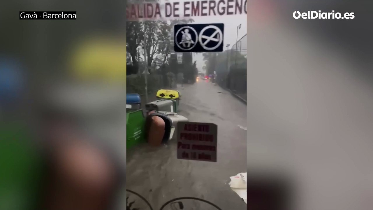 Las fuertes lluvias obligan a suspender el servicio de trenes de Rodalies en toda Catalunya e inunda carreteras en Barcelona