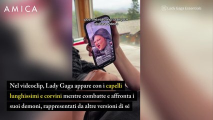 Lady Gaga è nella sua dark era: anche i capelli sono nero corvino