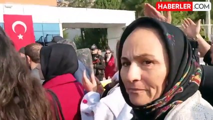 Kayyum atanan belediye binasının önünde skandal sözler