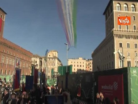 Il passaggio delle Frecce Tricolori sull'Altare della Patria per Giorno Unità Nazionale