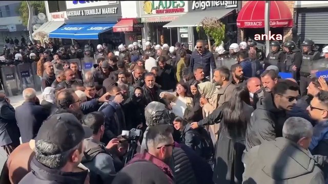 Van'da kayyım kararına karşı protestoya polis müdahalesi: 4 kişi gözaltına alındı
