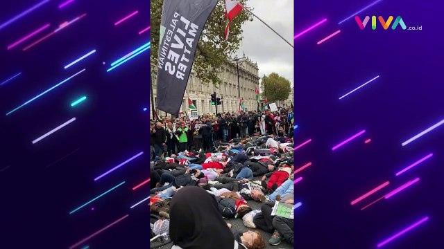 Massa 'Tergeletak Mati' di Depan Kantor PM Inggris