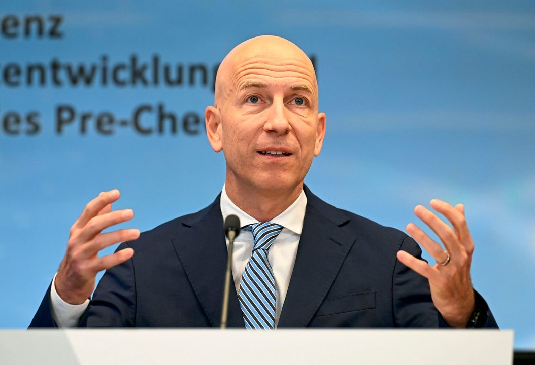 Arbeitslosigkeit gestiegen, 'Pre-Check' für Rot-Weiß-Rot-Karten