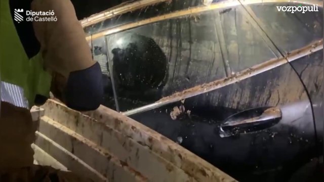 El Consorcio de Bomberos de Castellón revisa parkings en Catarroja (Valencia)