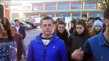 "La scuola ? sporca e invivibile", gli studenti dell'Acerbo di Pescara si trasformano in bidelli