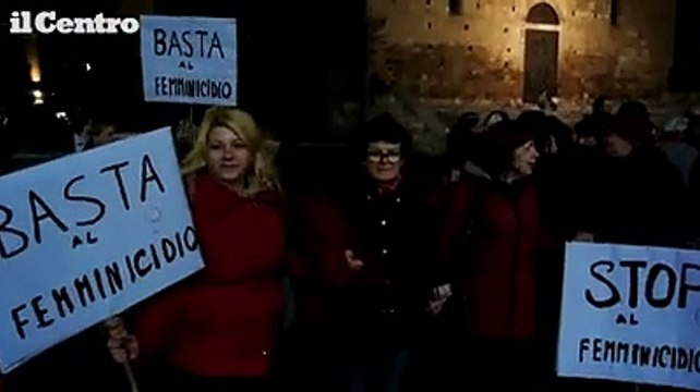 Teramo, girotondo per dire no alla violenza sulle donne