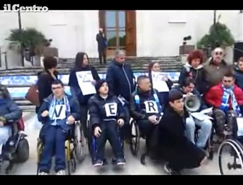Stadio vietato ai disabili? Sit in davanti al Comune di Pescara