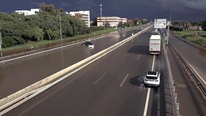 أمطار غزيرة تنذر بفيضانات في برشلونة بعد كارثة فالنسيا