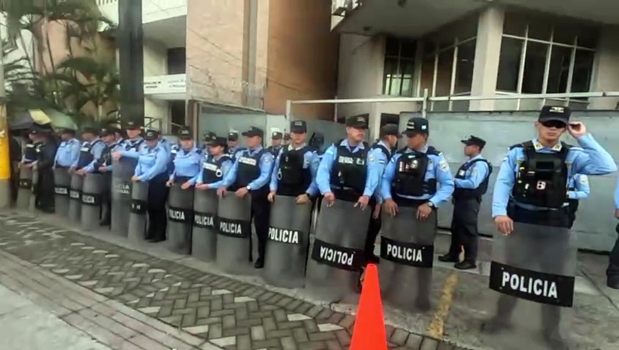 Bajo Resguardo Policial las Instalaciones del Tribunal en Materia de Criminalidad Organizada Medio Ambiente y Corrupción