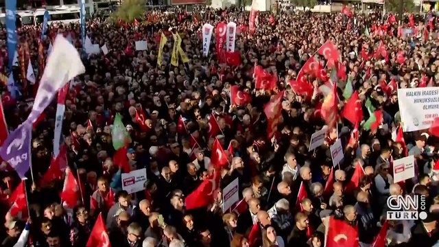 CHP'DE ESENYURT ÇATLAĞI: Parti içinden peş peşe tepkiler!
