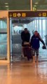 VÍDEO: Aeroporto de Barcelona fica inundado durante enchente; água ultrapassou tornozelo de passageiros